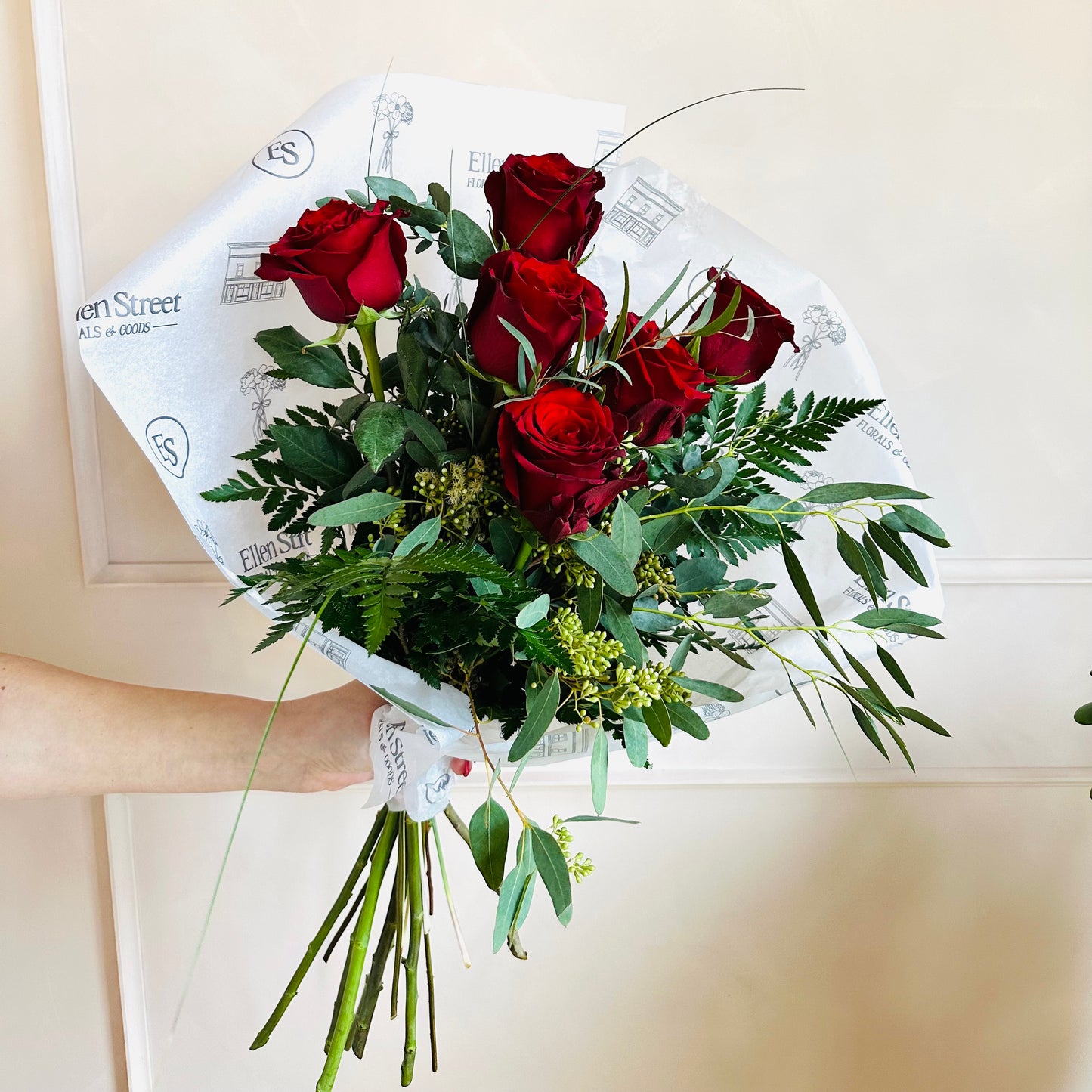 Half Dozen Roses Red