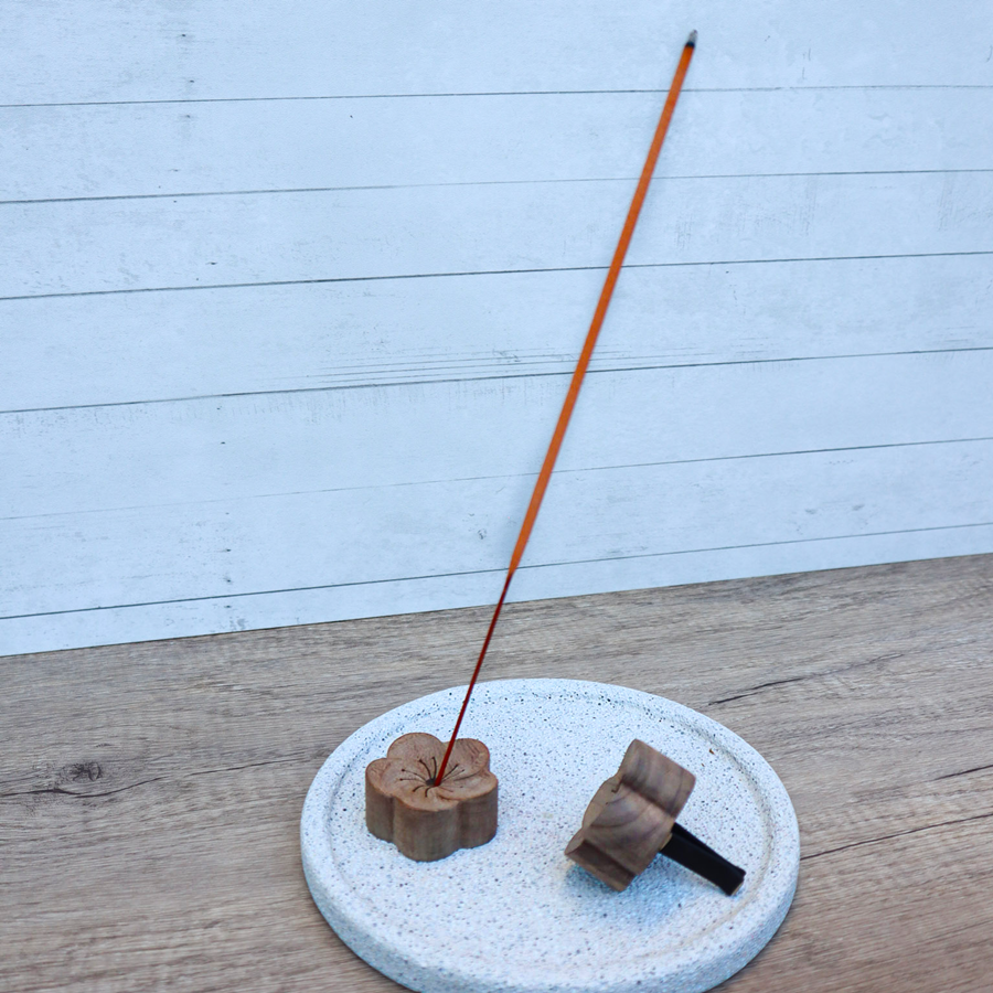 Wooden Essential Oil Diffuser for Car | Incense Holder: Magnetic Clip + Incense Holder